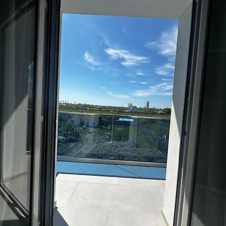 Modern Getaway Meets Nature 度假居 *