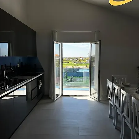 度假居 Modern Getaway Meets Nature *