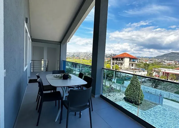 Modern Getaway Meets Nature