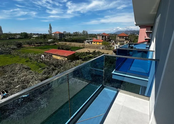 Dom wakacyjny Modern Getaway Meets Nature Ishull-Shëngjini